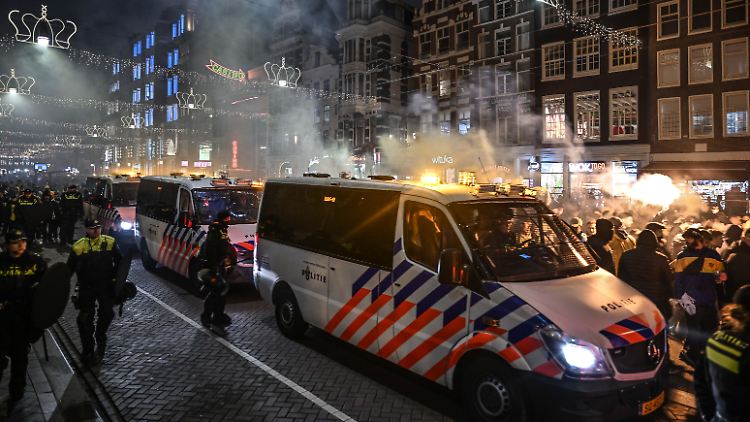 Israelische Fußballfans wurden Opfer von gezielten Attacken in Amsterdam.