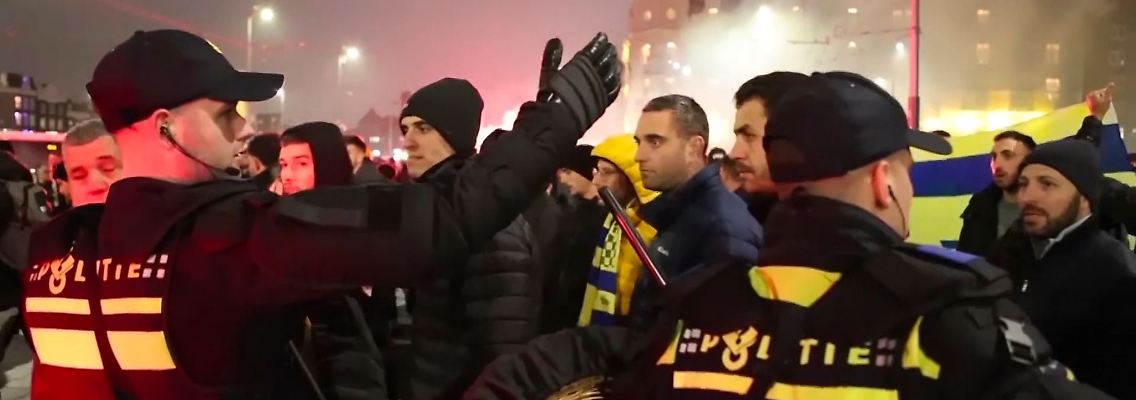 Israelische Fußballfans waren nach Angaben der Behörden Opfer von gezielten Attacken in Amsterdam.