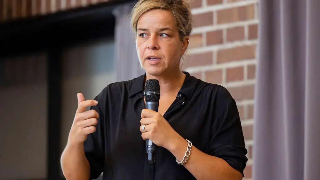 Mona-Neubaur-Ministerin-fuer-Wirtschaft-Industrie-Klimaschutz-und-Energie-Gruene