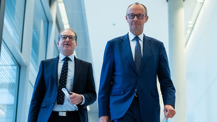 Die CSU und CDU sind sich einig: Politische Zusammenarbeit gibt es erst, wenn der Weg zu Neuwahlen eingeleitet ist.
