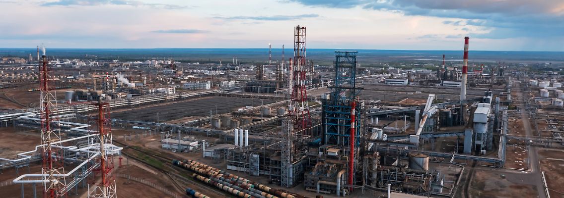 2022-04-23T115237Z_299118526_RC2IST9RSQNY_RTRMADP_3_RUSSIA-OIL.JPG