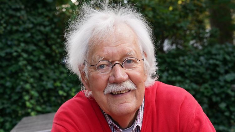 Im Sommer war von Tiedemann fünf Monate nach einem krankheitsbedingten Ausfall wieder ans Mikrofon zurückgekehrt.