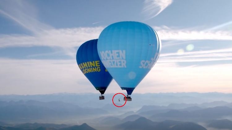 Heißluftballonslacklineweltrekord.jpg