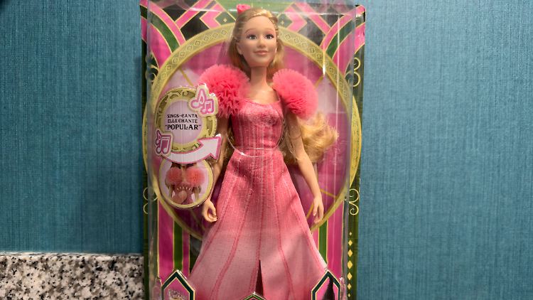 Puppe von Glinda aus dem Film "Wicked" - der falsche Link befand sich unter anderem auf ihrer Verpackung.  