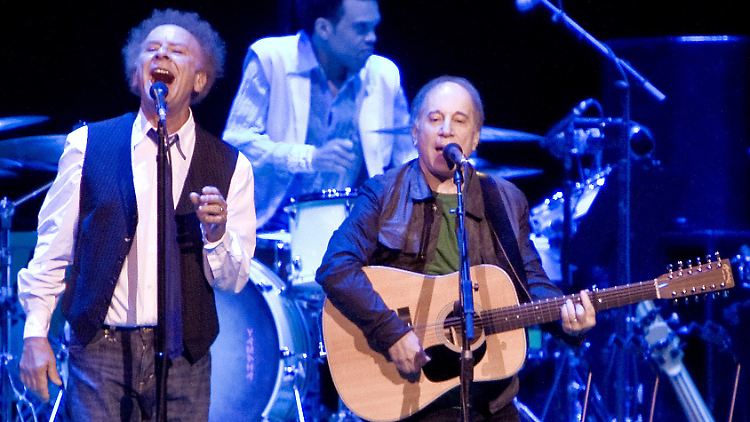 Simon und Garfunkel (v.l.) lieferten unzählige Hits als Duo.