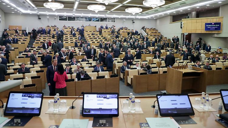 Das russische Parlament in Moskau ist voll auf Putins Linie. 