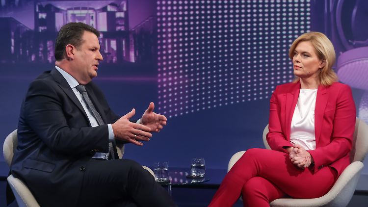 Julia Klöckner bleibt bei der Unionslinie: Erst muss der Kanzler die Vertrauensfrage stellen, dann gibt es Gespräche über eine Zusammenarbeit. 