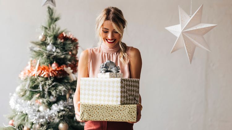Weihnachtsgeschenke unter 100 Euro: Das sind die besten Ideen für Familie, Freunde & Co.