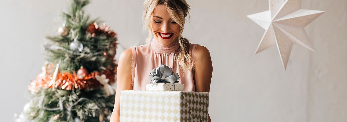 Weihnachtsgeschenke unter 100 Euro: Das sind die besten Ideen für Familie, Freunde & Co.