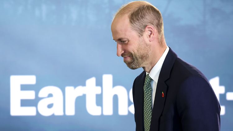 Prinz William oben ohne: Seine Glatze kommt besonders gut an.