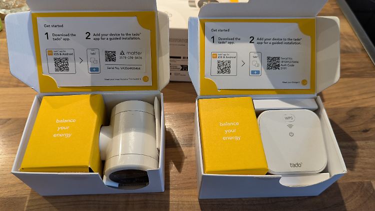 Schon beim Öffnen der Verpackung des Tado X werden Benutzer durch den Installationsprozess begleitet.