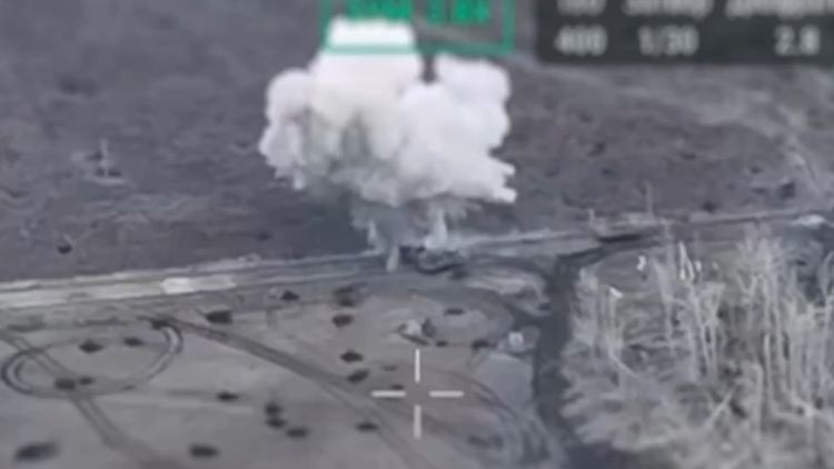 Ausschnitt aus einem Video der ukrainischen Streitkräfte von einem Angriff auf russische Panzer in Kursk.