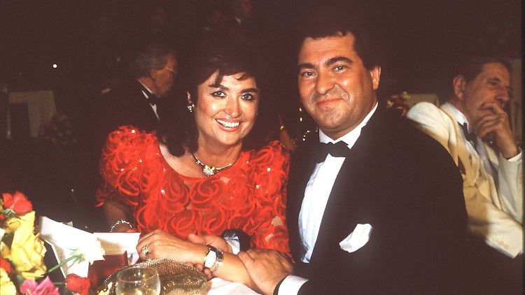 Günter Eichberg mit Christiane Paas auf dem auf RTL übertragenen Rosenball in Gütersloh am 24. September 1989.