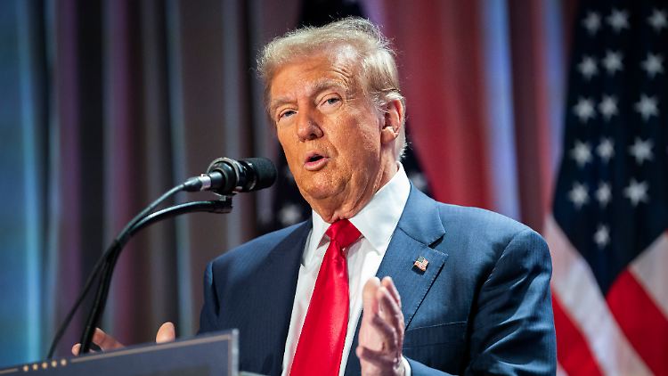 Trump hatte vor der Wahl versprochen, die Ölproduktion in den USA zu steigern und die kostspieligen Initiativen von Biden für saubere Energie zurückzunehmen.