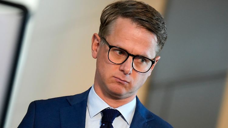 Mit einer Billion Euro Steuern im Jahr sollte der Staat auskommen, meint CDU-Generalsekretär Linnemann. 