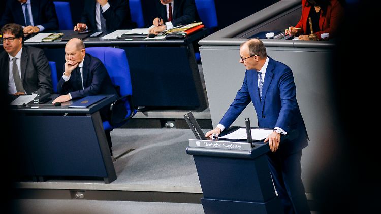 CDU-Chef Merz fordert den Kanzler auf, seine Unterschrift unter dem Antrag zurückzuziehen. 