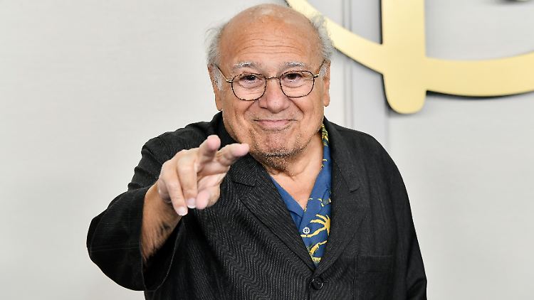 Gut gelaunt ins neue Lebensjahrzehnt: Danny DeVito.