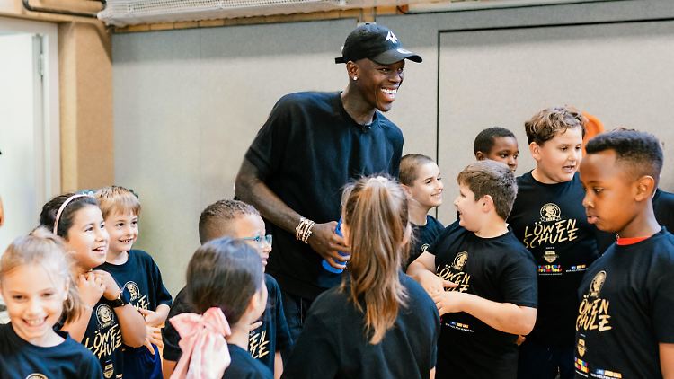Dennis Schröder möchte benachteiligten Kindern eine sinnvolle Freizeitbeschäftigung aufzeigen.