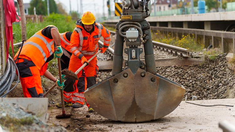 Die künftige Bundesregierung und die Wirtschaft haben viele Baustellen, die marode Infrastruktur ist nur eine davon.