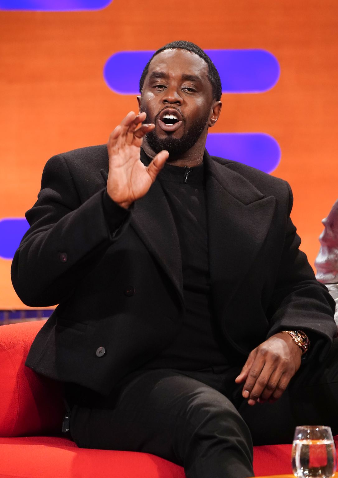 In einem Jahr voller Promi-Kontroversen gelingt es Sean "Diddy" Combs, mit einem der schockierendsten Skandale ganz oben auf der Liste zu stehen. Der Untergang des Rappers und Musikproduzenten begann im Sommer, ...