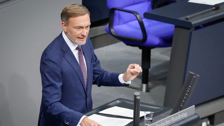 Die Ampel-Koalition war am 6. November zerbrochen. Lindner hatte in der Woche zuvor ein 18-seitiges Forderungspapier für eine "Wirtschaftswende" veröffentlicht.