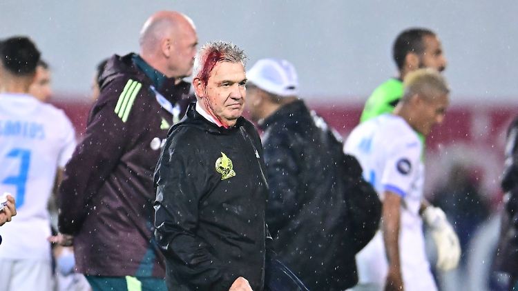 Javier Aguirre nach einem harten Arbeitstag.
