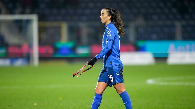 Marta Cazalla entschied das Spiel unglücklich gegen die eigene Mannschaft mit.