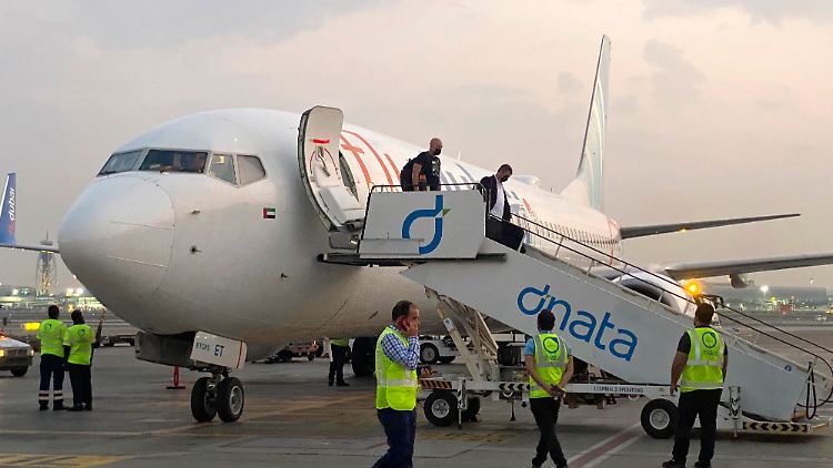 Eine Maschine von FlyDubai in Tel Aviv. Die Fluggesellschaft gehört zu den wenigen, die kontinuierlich noch nach Israel fliegen.