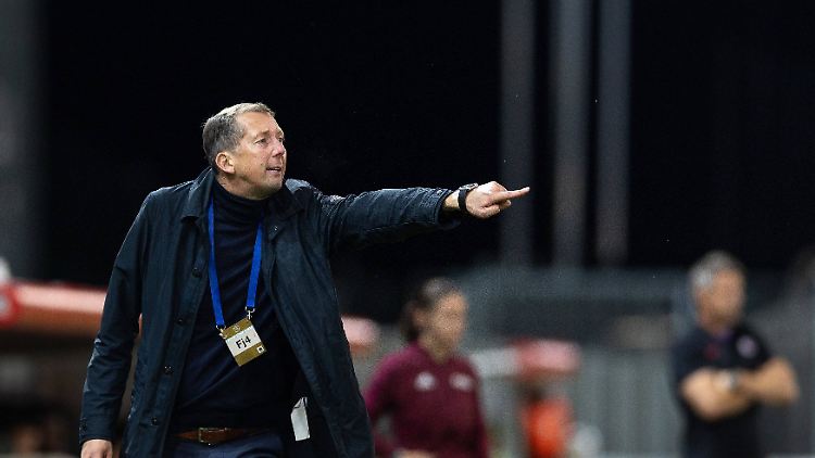 Was haben Thomas Tuchel und Konrad Fünfstück gemeinsam? Sie sind deutsche Nationaltrainer im Ausland.