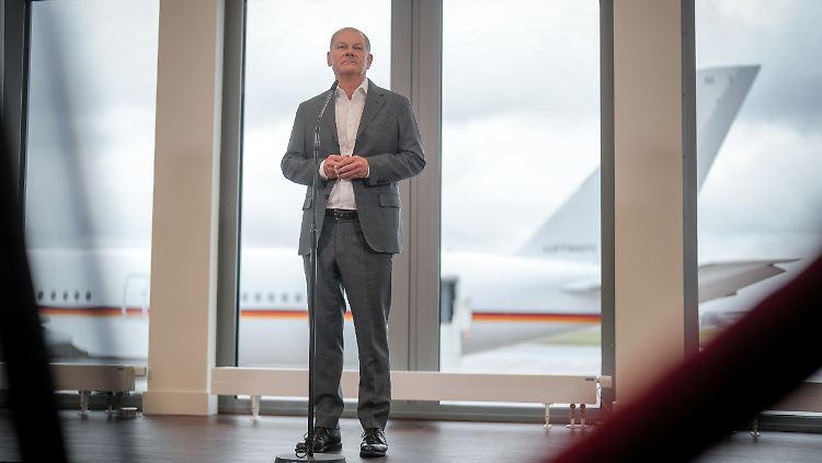 "Die SPD und ich, wir sind bereit, in diese Auseinandersetzung zu ziehen - übrigens mit dem Ziel zu gewinnen", sagt Scholz.