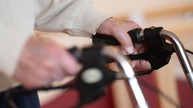 In den kommenden Jahren verdoppelt sich laut Studie die durchschnittliche Pflegedauer.
