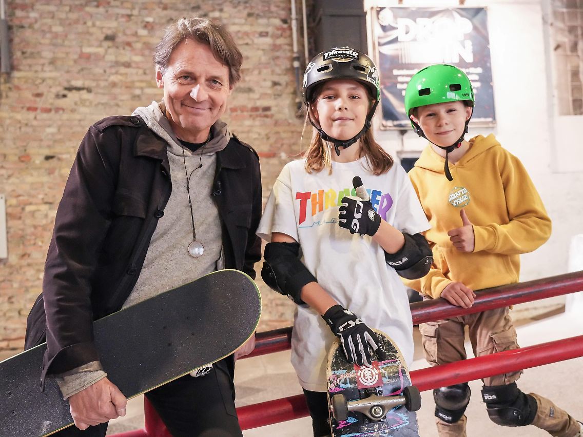 Beim RTL-Spendenmarathon am 21.11. wird Wolfgang Bahro gemeinsam mit anderen "Uferpark"-Schauspielern live im Studio sein und die Zuschauer bitten das "Skaten statt Ritalin"-Projekt von Titus Dittmann und seinem Verein skate-aid-international e.V. zu unterstützen: "Wir brauchen mehr Skate-Workshops für Kinder mit ADHS! "