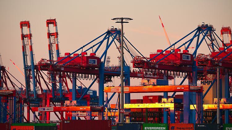 Die Exporte in die USA sind im dritten Quartal nur schwach gestiegen. Europäische Länder könnten einen Exportrückgang kaum kompensieren, warnt Deloitte.