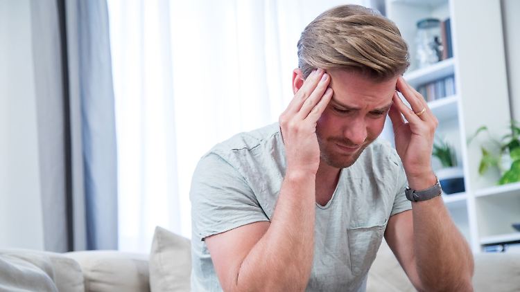 Sie haben gesundheitliche Beschwerden und vermuten schädliche Stoffe in der eigenen Wohnung? Dann muss der erste Schritt nicht gleich eine teure Schadstoffmessung sein.