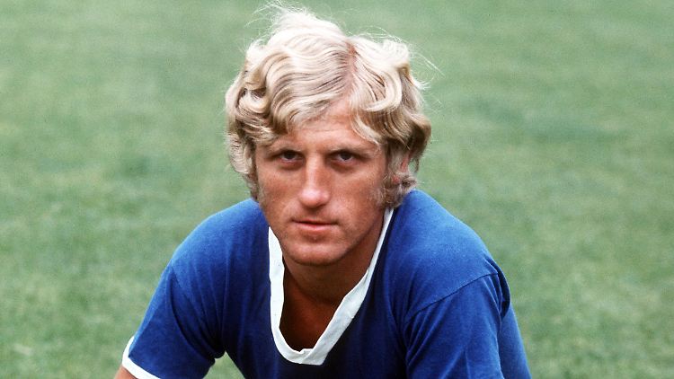 Klaus Fichtel spielte von 1965 bis 1980 beim FC Schalke, dann nochmal von 1984 bis 1986 - und nochmal im Jahr 1988.