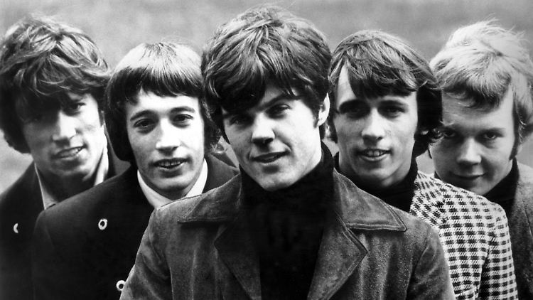Colin Petersen (r.) mit den Bee Gees in den 60er-Jahren. Neben Barry (l.), Robin (2.v.l.) und Maurice Gibb (2.v.r.) gehörte damals auch Gitarrist Vince Melouney zur Band.
