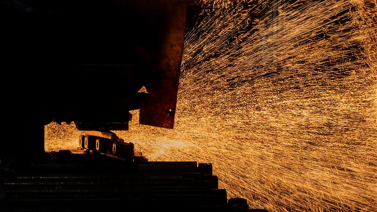 Auffällig sei die überaus negative Entwicklung in den energieintensiven Industriebranchen, sagt das Ifo-Institut.