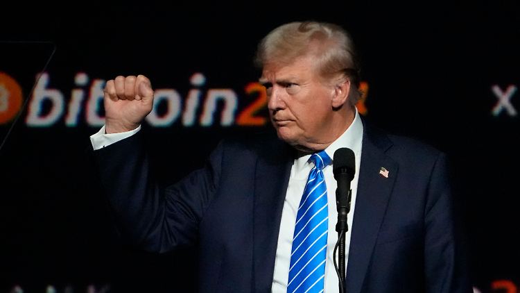 Donald Trump auf der Bitcoin-Konferenz in Nashville Ende Juli. Trump weiß, mit welchen Versprechen er die Kryptogemeinde umgarnen kann.