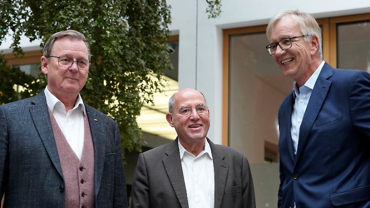 Die Rentner-Gang der Linken, bestehend aus Ramelow, Gysi und Bartsch,  soll für die Partei drei Direktmandate holen. Das ist das Ziel der "Mission Silberlocke".