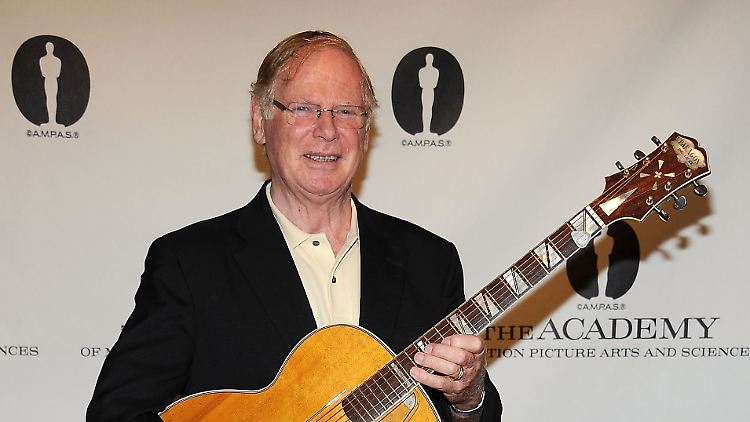 Vic Flick spielte das berühmte 007-Gitarrenriff ein.