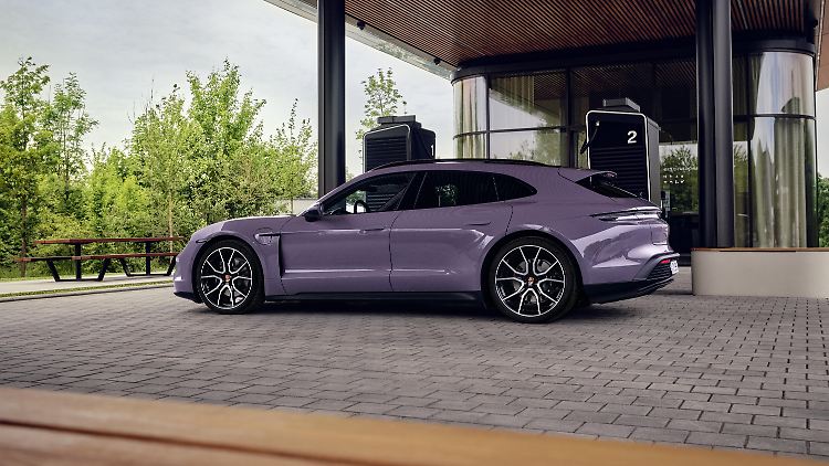 Auch ein Porsche Taycan mit riesigem Akku braucht mal Energiezufuhr. Die Ladegeräte kommen ab sofort von Alpitronic und werden nicht mehr von Porsche selbst entwickelt.