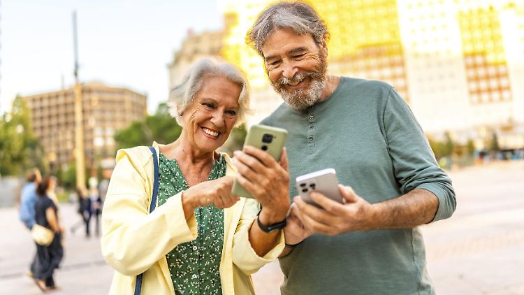 Für ältere Menschen ab 50 kann das Internet die psychische Gesundheit verbessern und die Zufriedenheit steigern.