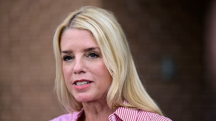 Pam Bondi war mehr als 18 Jahre lang als Staatsanwältin tätig.