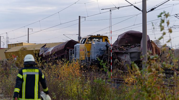 Ein Großaufgebot an Hilfskräften war zunächst im Einsatz.