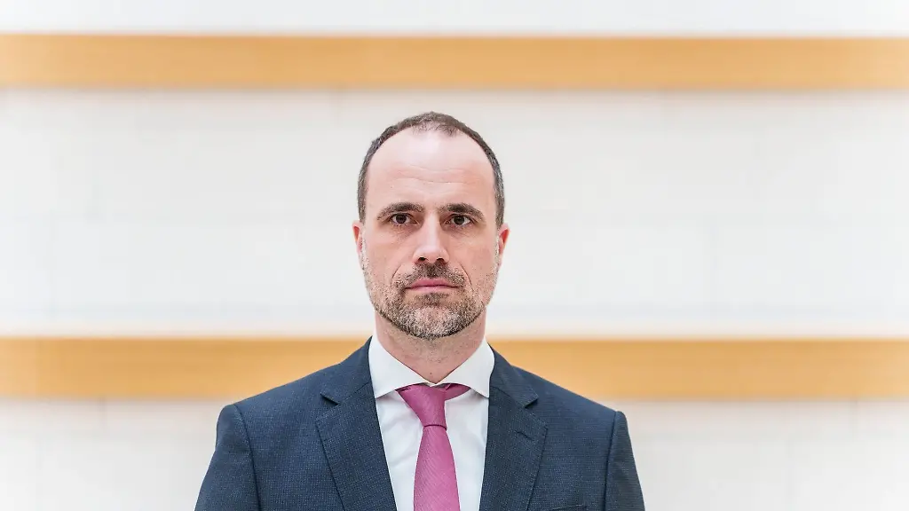 Clemens-Hoch-SPD-Minister-fuer-Wissenschaft-und-Gesundheit-in-Rheinland-Pfalz