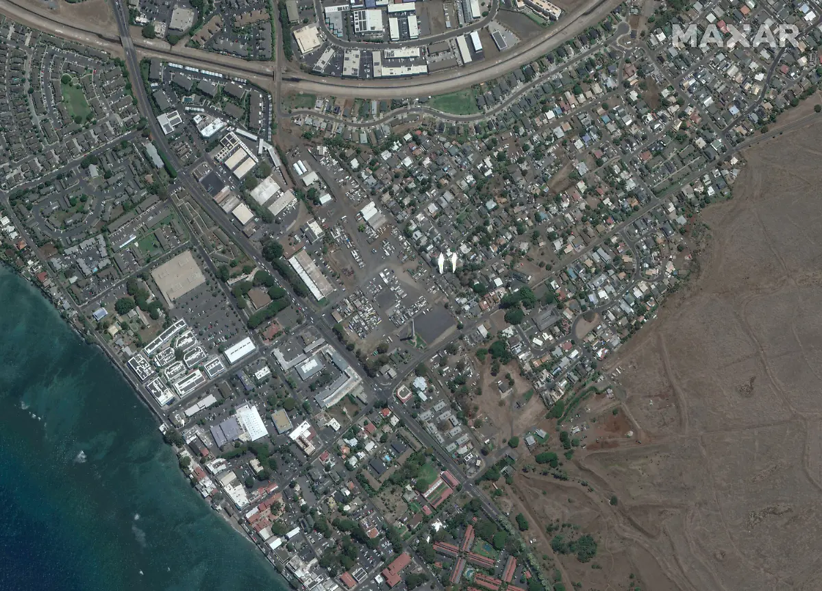 05-lahaina-square-and-outlets-lahaina-maui-hi-usa-25jun2023-wv03-large