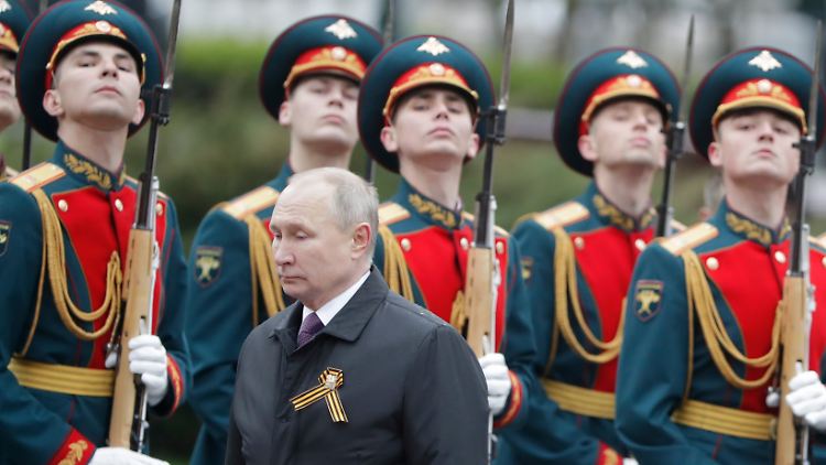 Der russische Machthaber Putin benötigt unentwegt Nachschub an Armeeangehörigen für seinen Krieg.