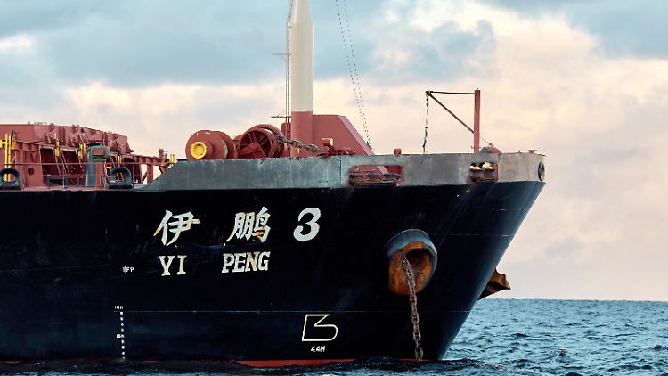 Im Visier der Küstenwache: Das chinesische Schiff, der Massengutfrachter "Yi Peng 3", liegt im Kattegat vor Anker.