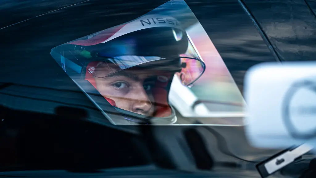 DF-15623-2000x1125-thumbnail