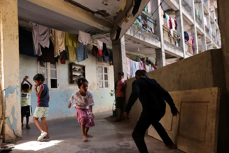 2023-08-03T103414Z-742876006-RC2540A3PHLH-RTRMADP-3-INDIA-MONSOON-DILAPIDATED-BUILDINGS